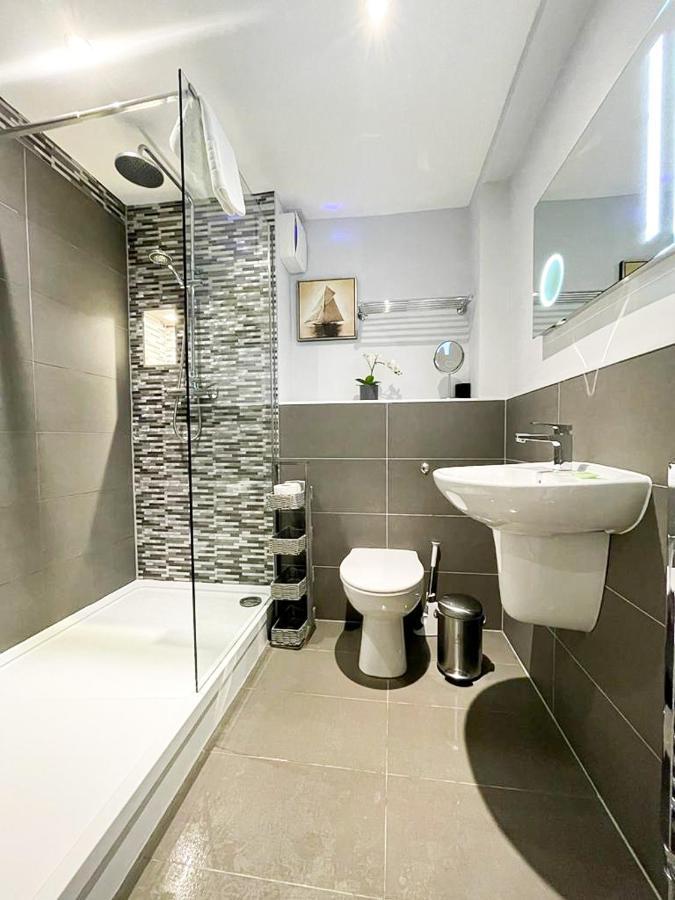 Modern 3 Bedroom Apartment, West End Édimbourg Extérieur photo
